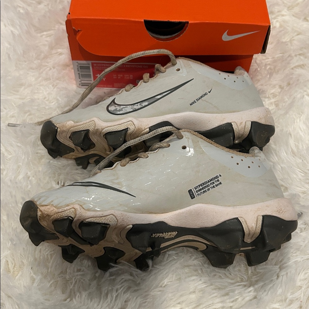 Nike Softball Kids Cleats - Picture 4 of 11